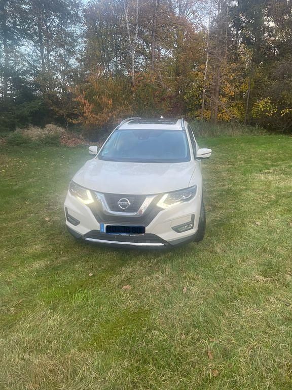 Weiß Gebraucht 2018 Nissan X-Trail Tekna SUV | 17.450 € (Fairer Preis) - Bild 1/4
