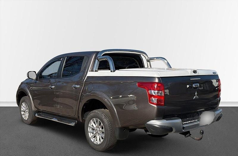 Gebraucht Mitsubishi L200 Top 181 PS (133 kW) 2017 Braun metallic Pickup