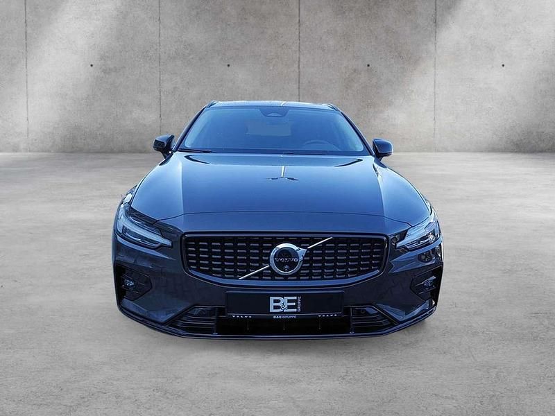 Gebraucht Volvo V60 Plus 197 PS (144 kW) 2025 Grau Kombi
