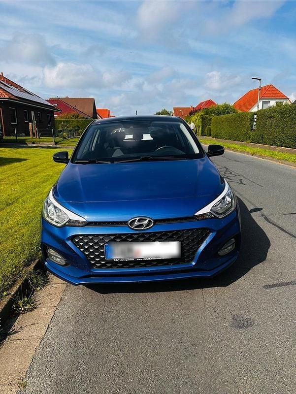 Blau Gebraucht 2019 Hyundai i20 Limousine | 8.900 € (Fairer Preis) - Bild 1/4