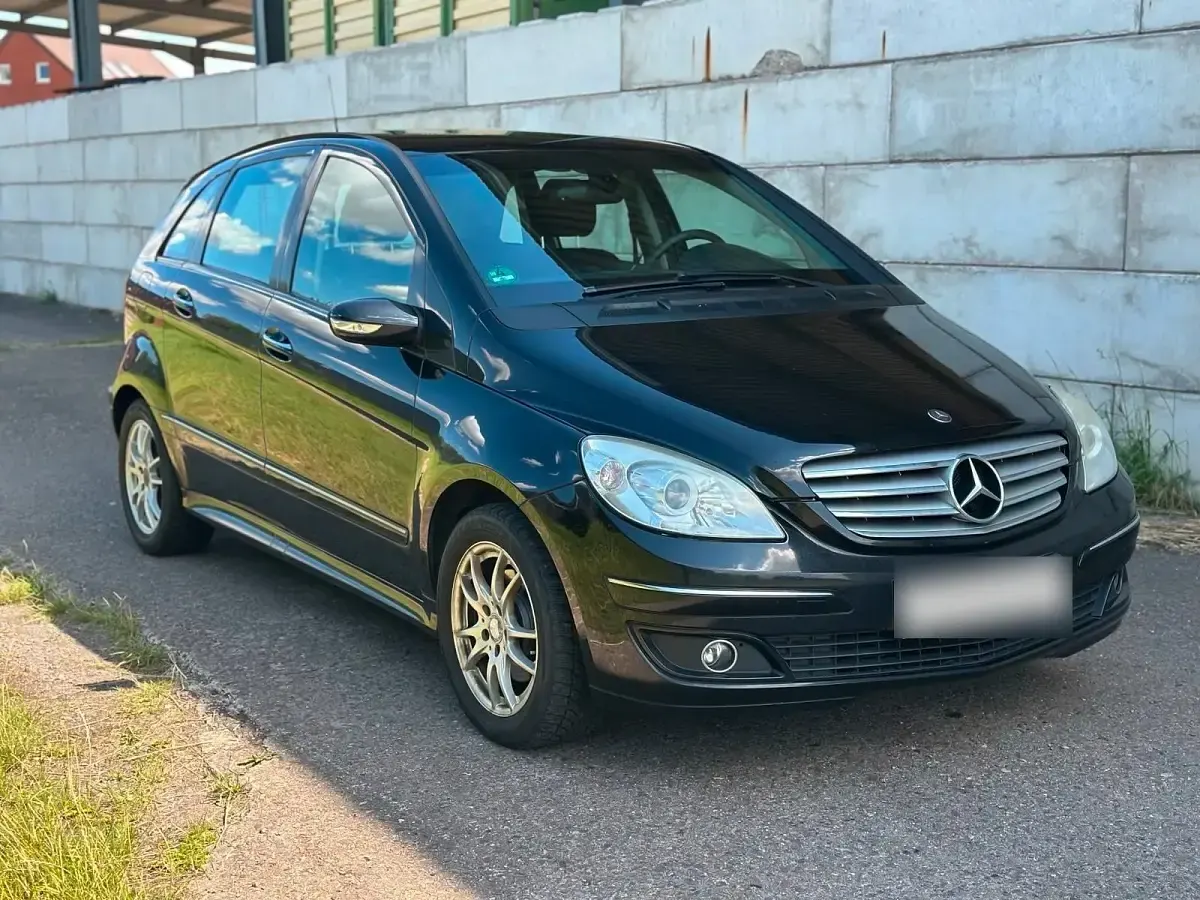 Gebraucht Mercedes B180 Elegance 109 PS (80 kW) 2008 Schwarz Van / Kleinbus