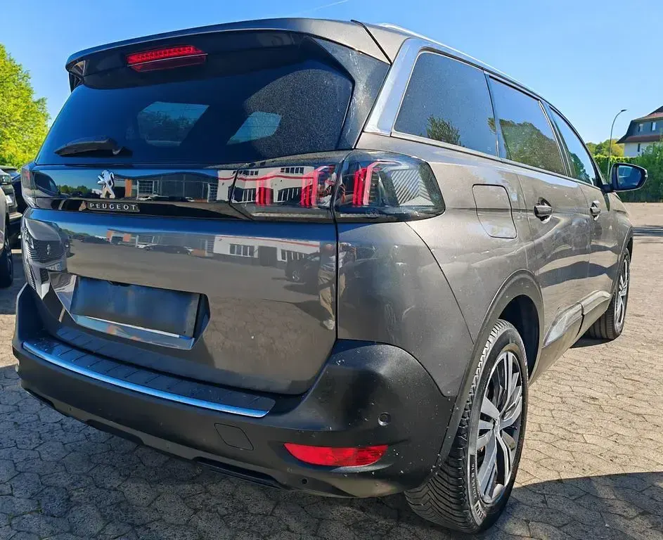 Gebraucht Peugeot 5008 Allure 131 PS (96 kW) 2022 Grau SUV