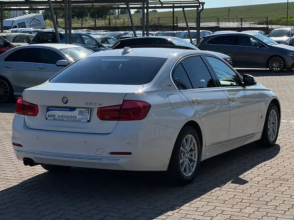 Gebraucht BMW 330e iPerformance 184 PS (135 kW) 2017 Weiß Limousine