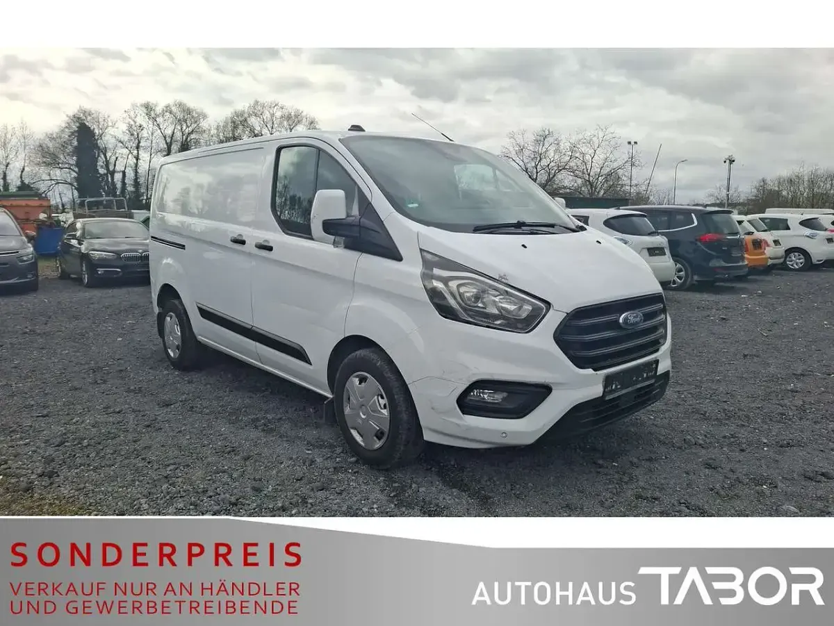 Gebraucht Ford 300 170 PS (125 kW) 2022 Frostweiß Van / Kleinbus