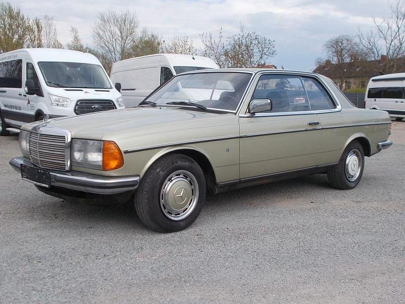 Gebraucht Mercedes 280 185 PS (136 kW) 1984 Grün Coupé