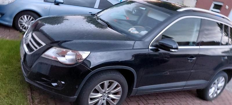 Schwarz Gebraucht 2011 VW Tiguan SUV | 8.900 € (Fairer Preis) - Bild 1/4