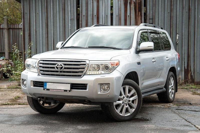 Silber Gebraucht 2012 Toyota Land Cruiser V8 SUV | 46.000 € - Bild 1/4