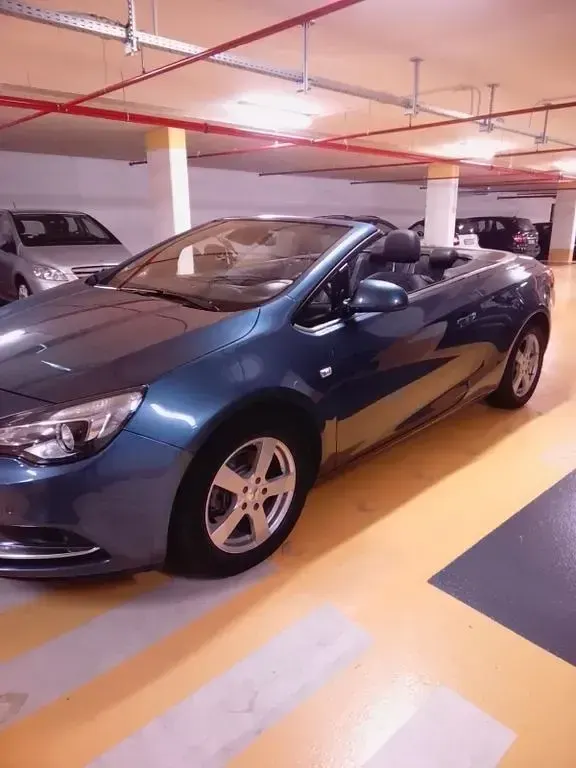 Gebraucht Opel Cascada Innovation 140 PS (102 kW) 2014 Blau Cabrio