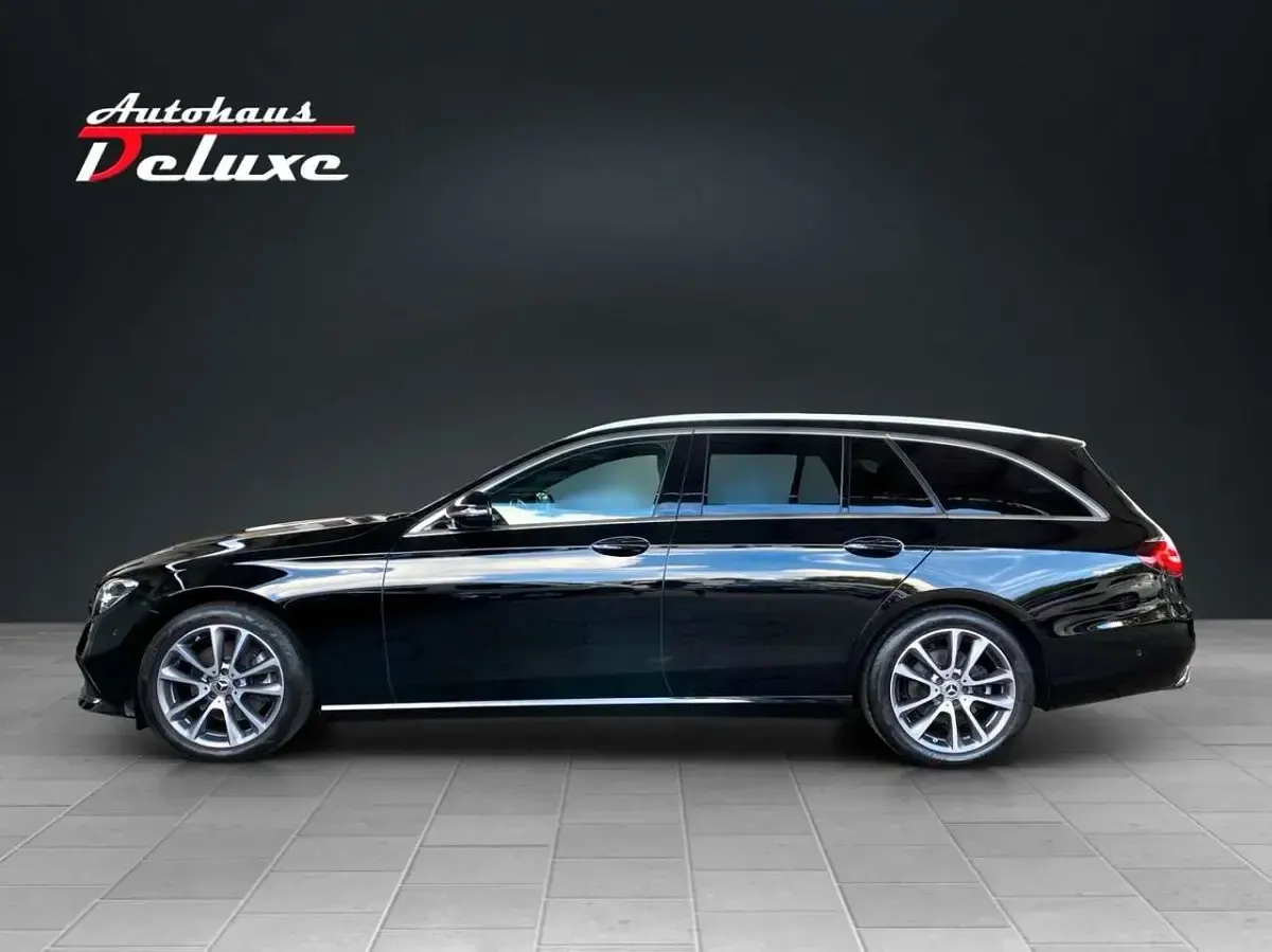 Gebraucht Mercedes E200 Avantgarde 211 PS (155 kW) 2022 Schwarz/baltic black Kombi