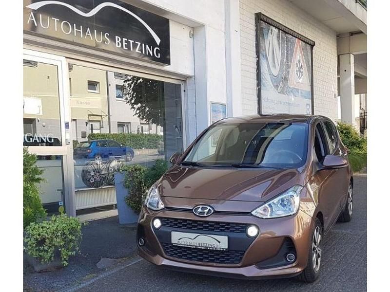 Gebraucht Hyundai i10 87 PS (63 kW) 2017 Braun Kleinwagen