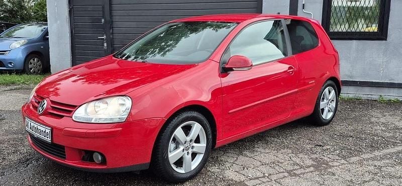 Rot Gebraucht 2008 VW Golf V United Limousine | 2.690 € (Fairer Preis) - Bild 1/4