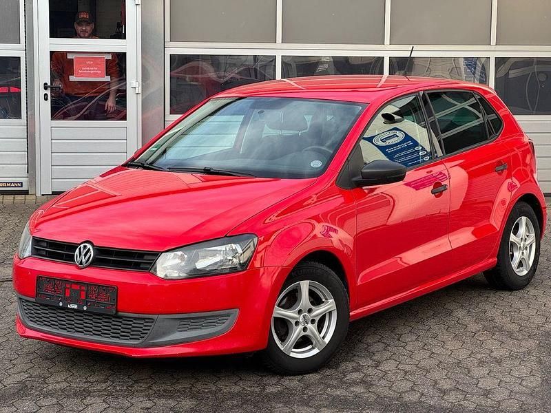 Rot Gebraucht 2010 VW Polo Trendline Limousine | 4.200 € (Fairer Preis) - Bild 1/4