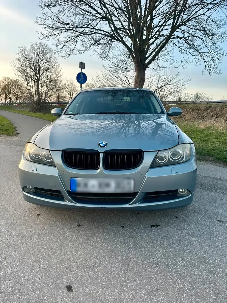 Używany BMW 325 Performance 218 KM (160 kW) 2005 Niebieski Sedan/Limuzyna