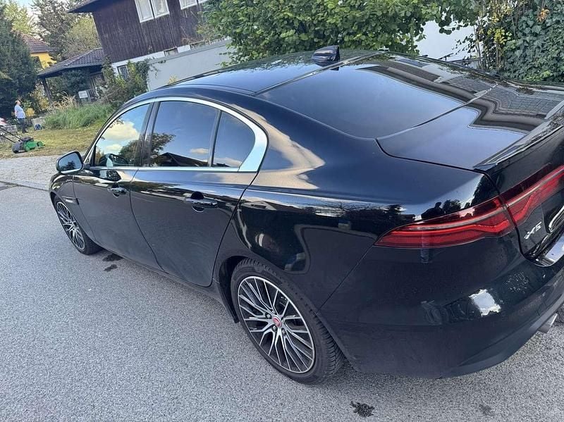 Gebraucht Jaguar XE R-Dynamic 250 PS (183 kW) 2019 Schwarz Limousine