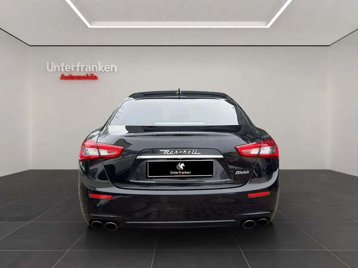 Gebraucht Maserati Ghibli 330 PS (242 kW) 2016 Schwarz Limousine