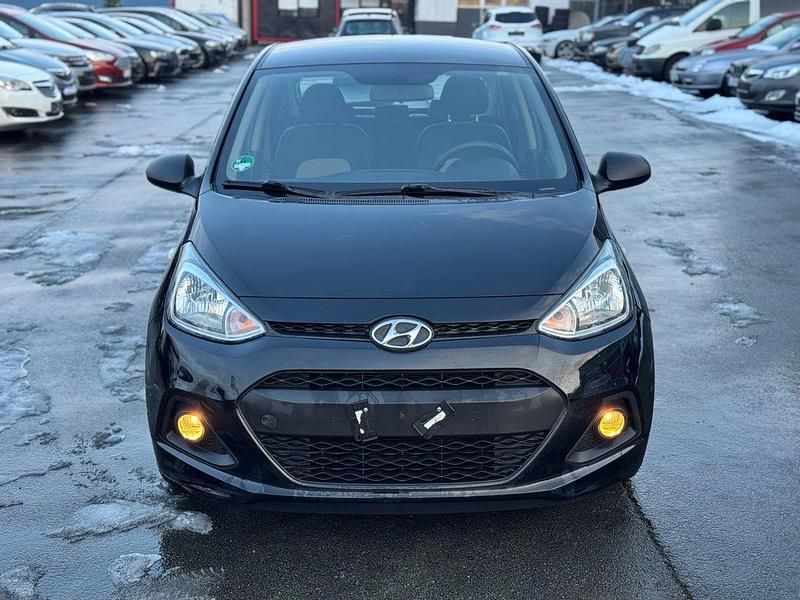 Gebraucht Hyundai i10 67 PS (49 kW) 2014 Schwarz Kleinwagen
