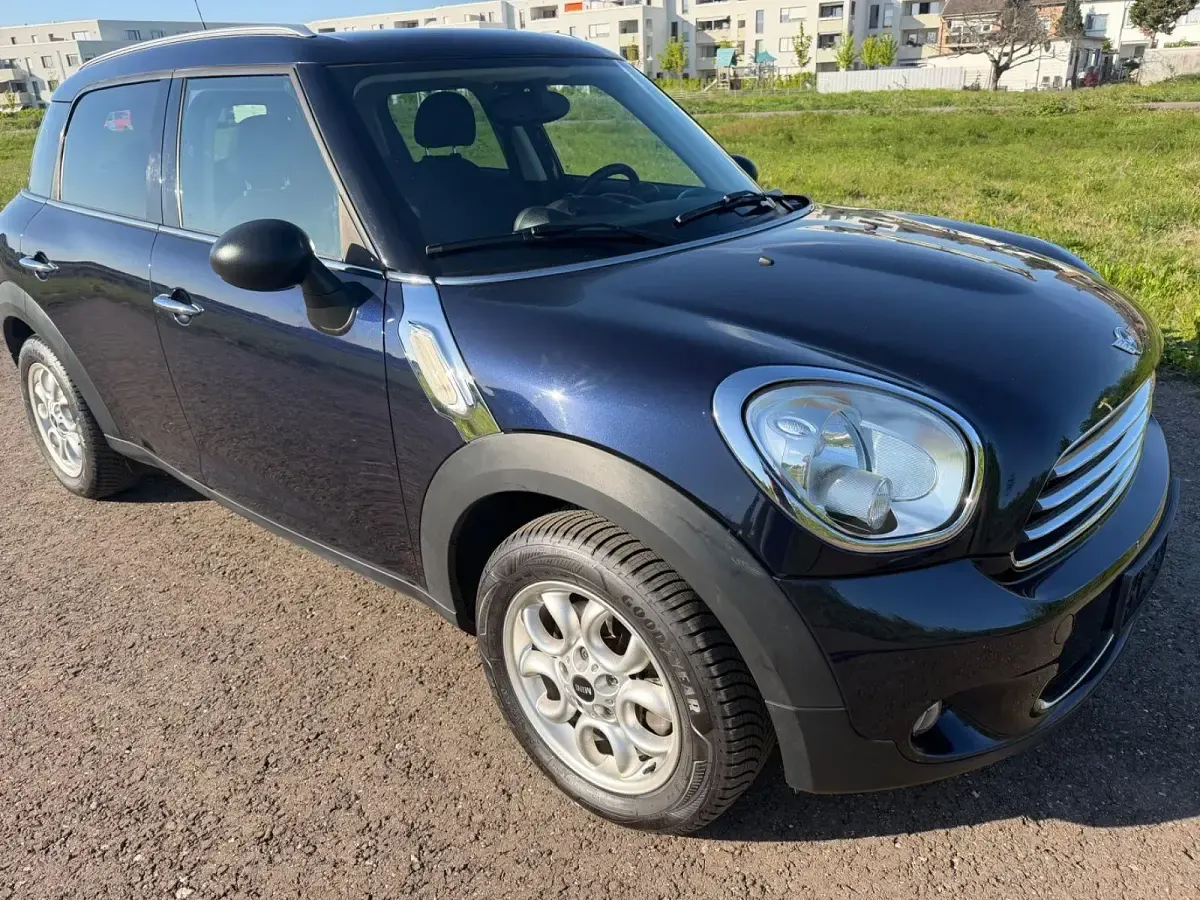 Usata Mini ONE 98 CV (72 kW) 2011 Blu Utilitaria