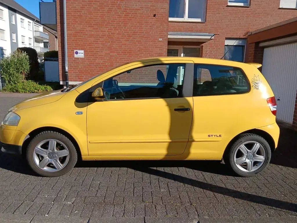 Gebraucht VW Fox Style 60 PS (44 kW) 2010 Gelb Kleinwagen