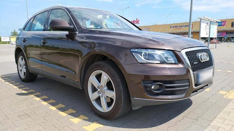 Braun Gebraucht 2011 Audi Q5 SUV | 13.800 € (Etwas zu teuer) - Bild 1/4