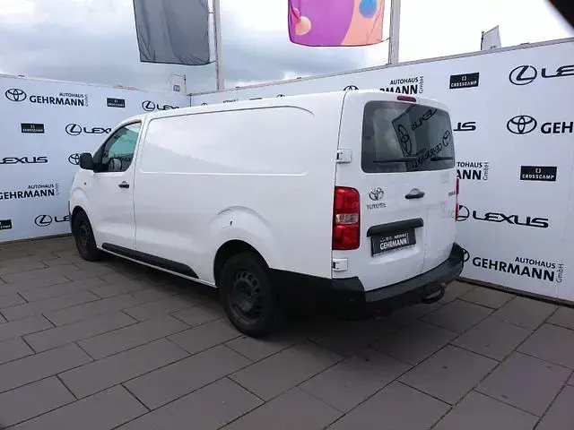 Gebraucht Toyota Proace Plus 150 PS (110 kW) 2021 Schaumweiß Van / Kleinbus