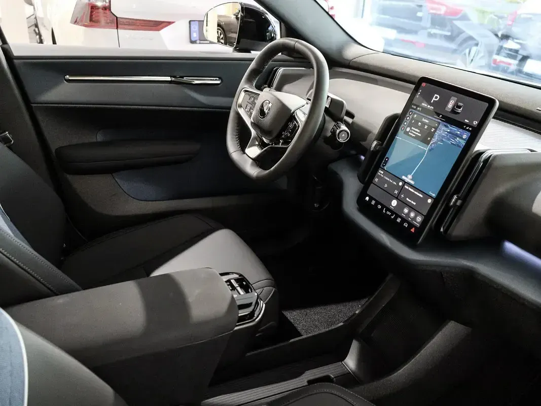 Gebraucht Volvo EX30 CC Performance 314 kW (428 PS) 2026 Grau SUV
