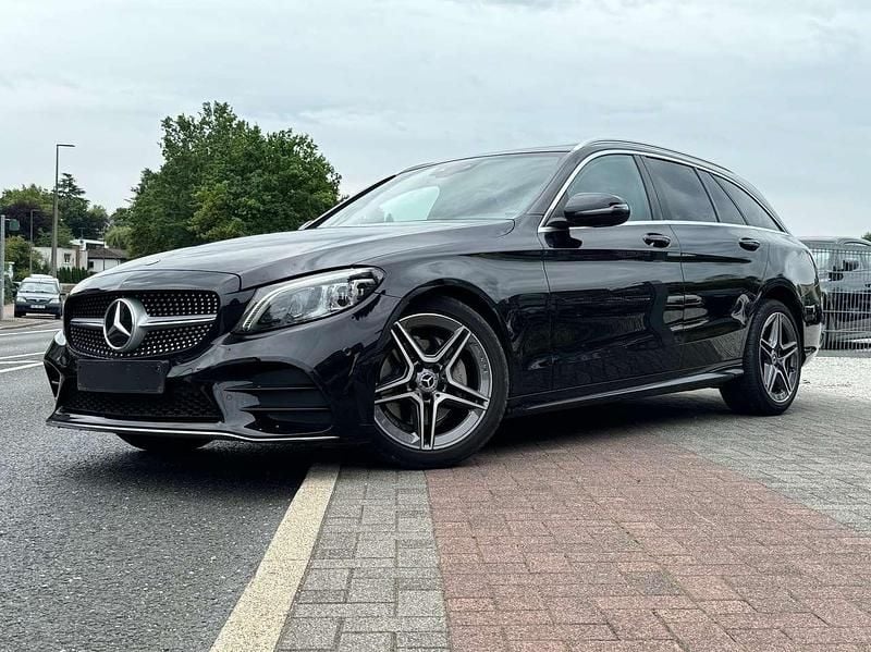 Obsidianschwarz Gebraucht 2020 Mercedes C200 Sport Kombi | 26.300 € (Fairer Preis) - Bild 1/4