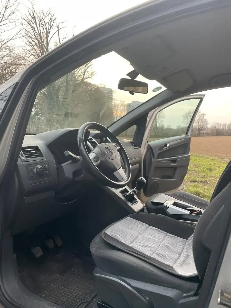 Gebraucht Opel Zafira 116 PS (85 kW) 2009 Andere farben Van / Kleinbus