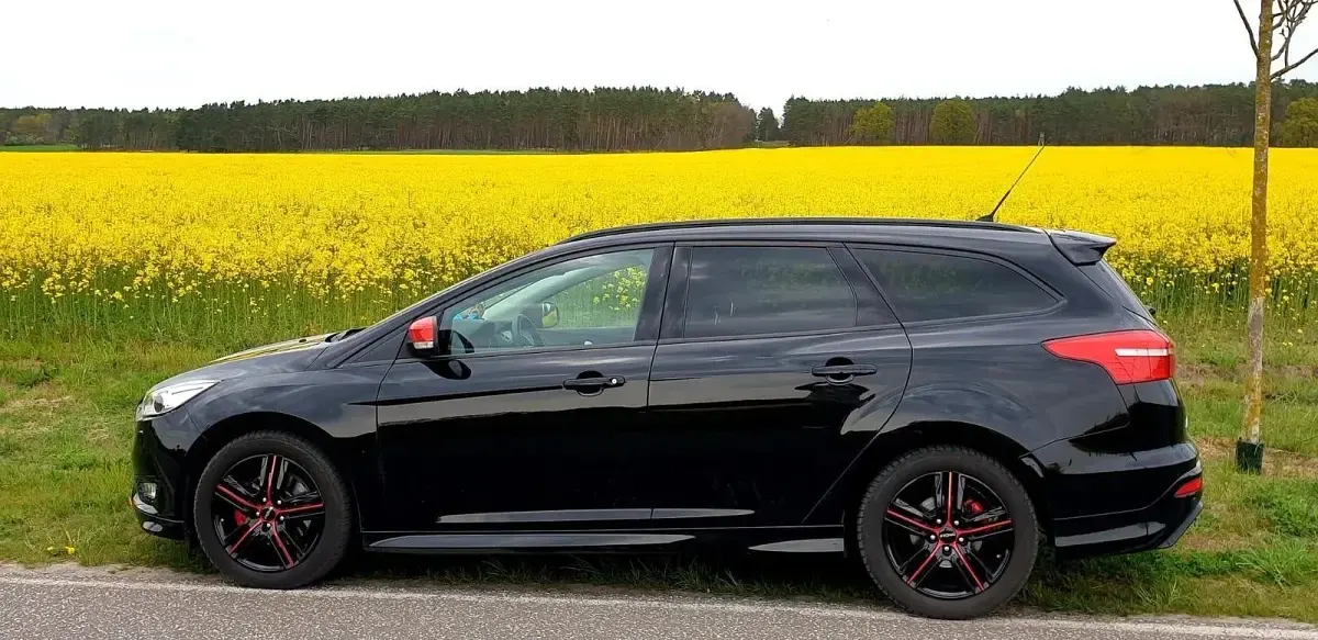 Gebraucht Ford Focus ST-Line 150 PS (110 kW) 2016 Schwarz Kombi