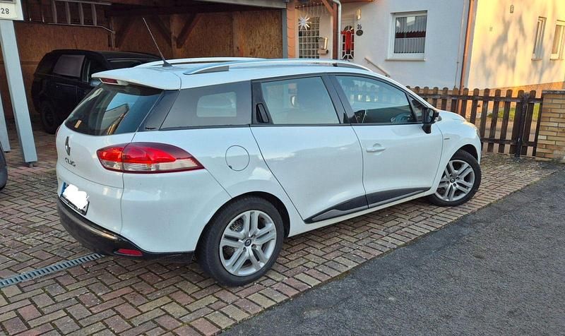 Weiß Gebraucht 2018 Renault Clio IV LIMITED Kleinwagen | 9.200 € (Fairer Preis) - Bild 1/4
