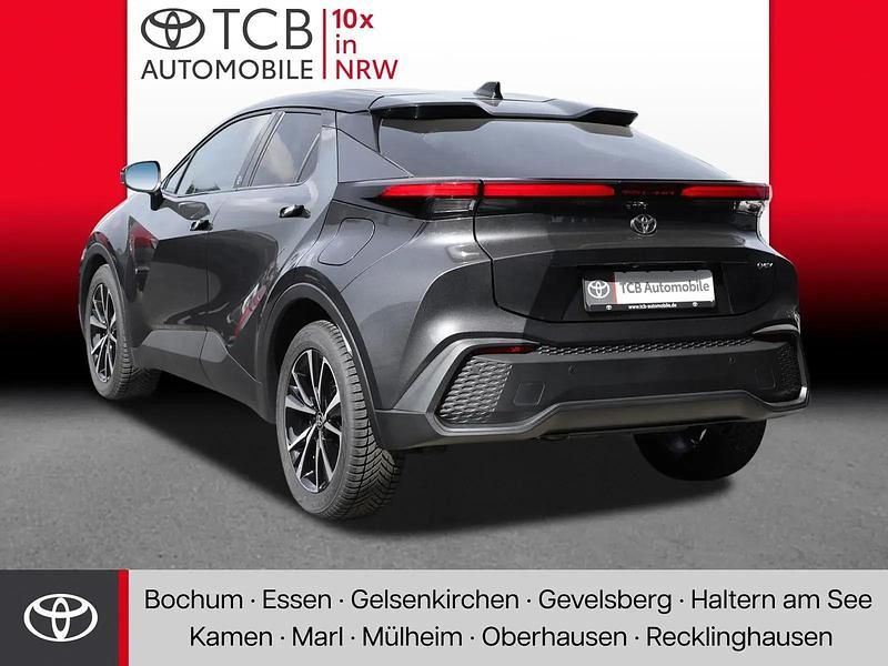 Gebraucht Toyota C-HR Team 140 PS (102 kW) 2023 Marlin grau metallic / dach schwarz SUV