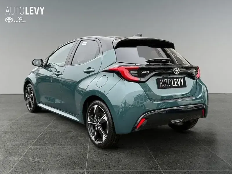 Neu Toyota Yaris Plus 131 PS (96 kW) 2026 Schwarz Kleinwagen