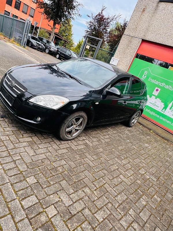 Gebraucht Kia Ceed 109 PS (80 kW) 2009 Kleinwagen
