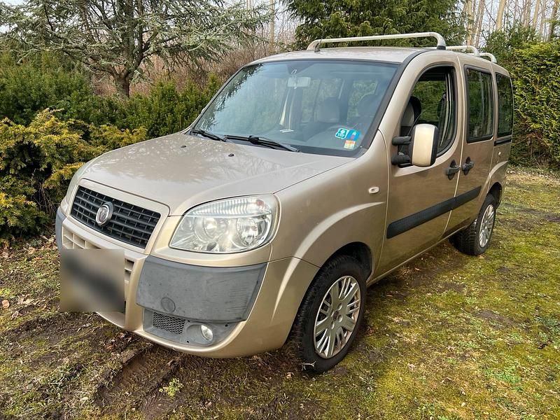 Gebraucht Fiat Doblò 78 PS (57 kW) 2008 Andere farben Van / Kleinbus