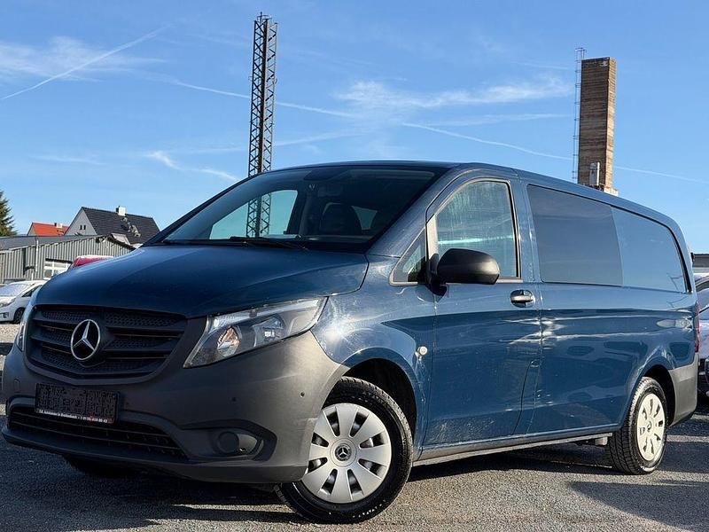 Blau Gebraucht 2020 Mercedes Vito Van / Kleinbus | 15.999 € (Superpreis) - Bild 1/4