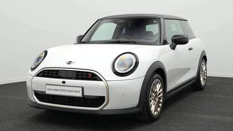 Weiß Gebraucht 2024 Mini Cooper S Favoured Kleinwagen | 30.860 € (Fairer Preis) - Bild 1/4