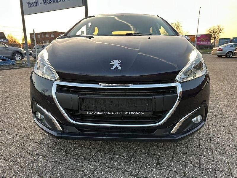 Gebraucht Peugeot 208 Style 82 PS (60 kW) 2017 Blau Kleinwagen