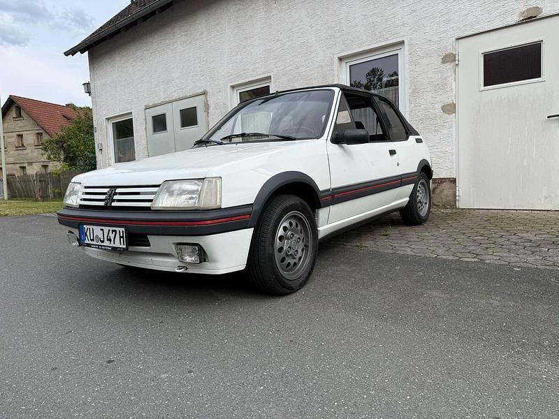 Weiß Gebraucht 1994 Peugeot 205 Cabrio | 10.999 € - Bild 1/4
