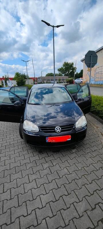 Schwarz Gebraucht 2004 VW Golf V Kleinwagen | 2.800 € (Etwas zu teuer) - Bild 1/4