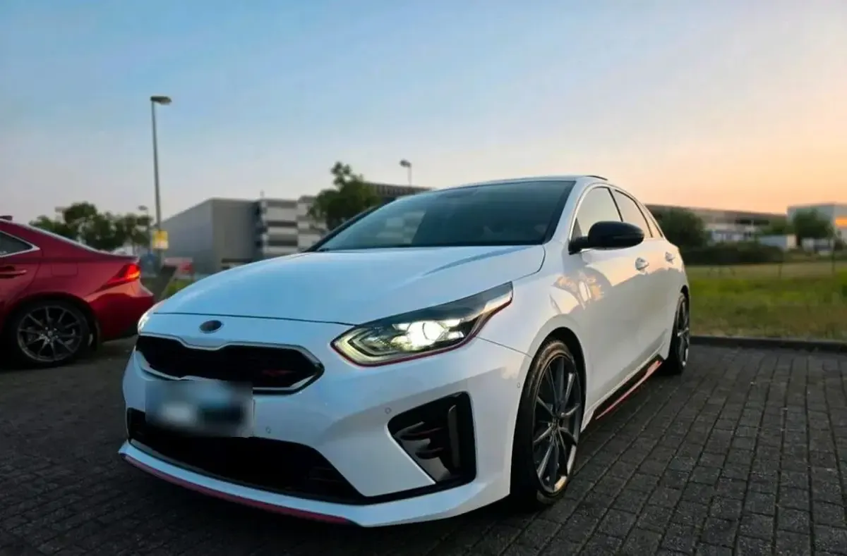 Gebraucht Kia ProCeed GT GT 204 PS (150 kW) 2021 Weiß Kleinwagen
