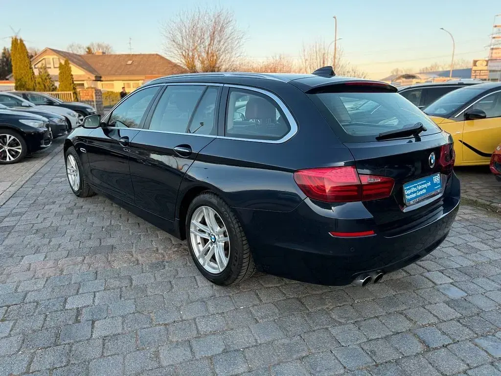 Gebraucht BMW 530 Performance 258 PS (189 kW) 2013 Imperialblau Kombi