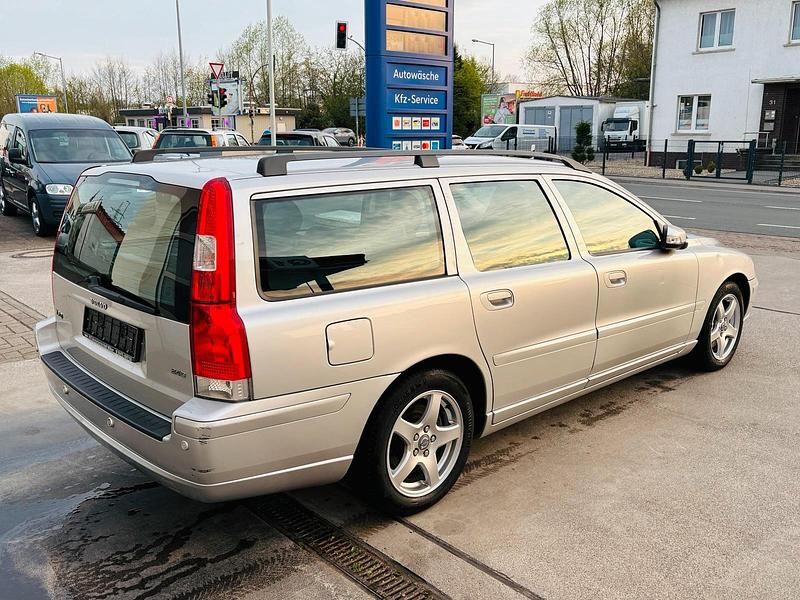 Gebraucht Volvo V70 163 PS (119 kW) 2007 Silber Kombi