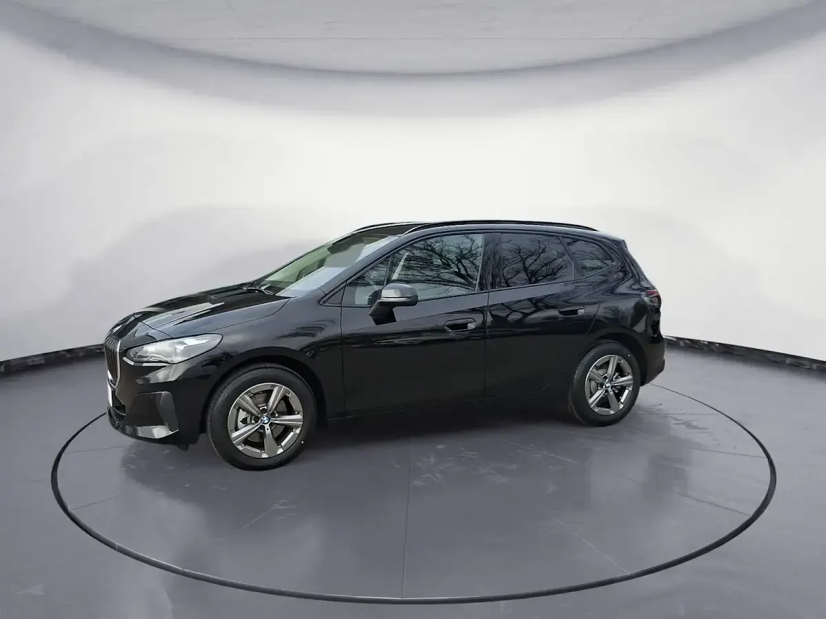 Nowe BMW 220 Active Tourer 170 KM (125 kW) 2026 Czarny Minivan