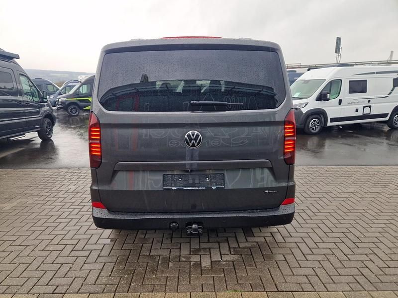 Neu VW T7 150 PS (110 kW) 2025 Graphite dust metallic Van
