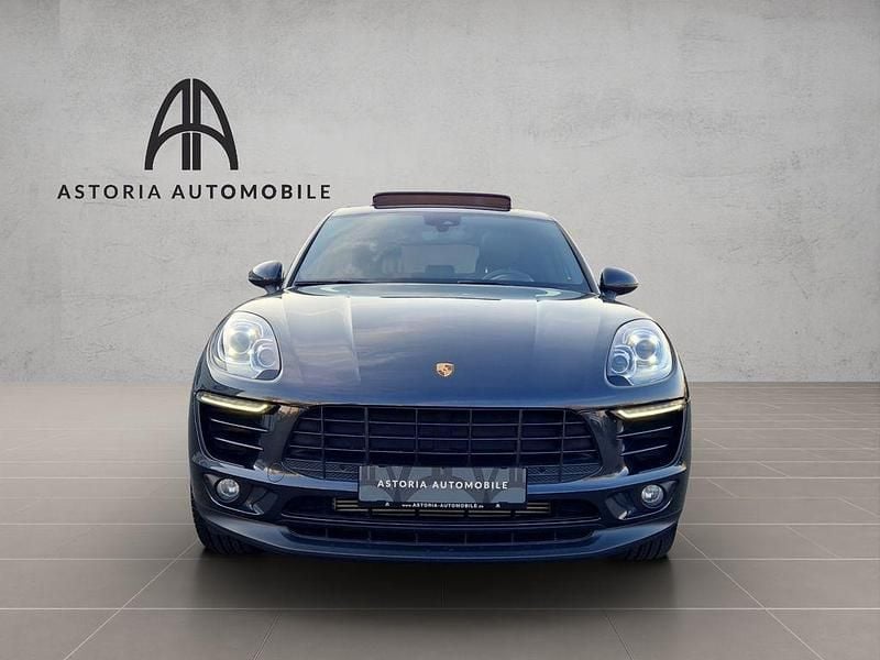 Gebraucht Porsche Macan 252 PS (185 kW) 2018 Vulkangraumetallic SUV