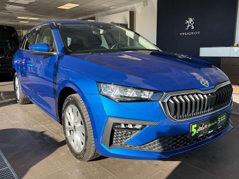 Gebraucht Skoda Scala Selection 150 PS (110 kW) 2024 Raceblau metallic Kleinwagen