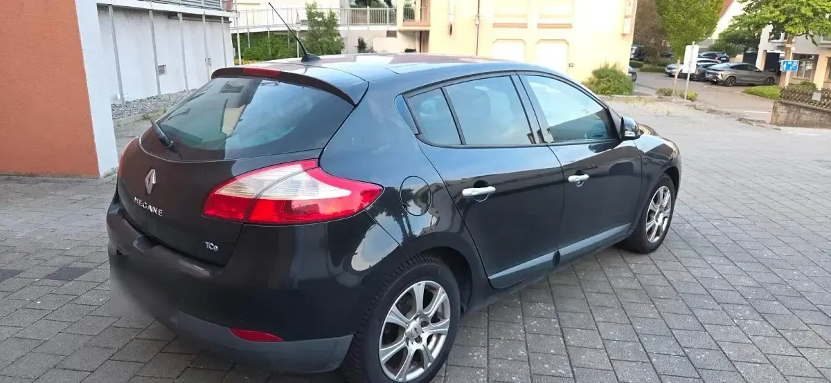 Gebraucht Renault Mégane 130 PS (95 kW) 2010 Schwarz Kleinwagen