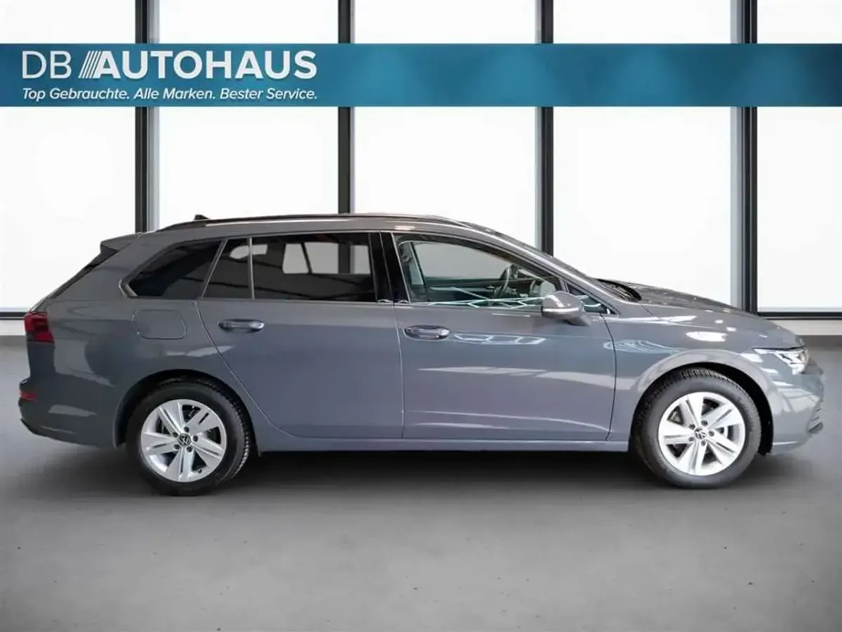 Gebraucht VW Golf VIII Life 110 PS (80 kW) 2024 Grau Kombi