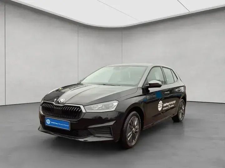 Schwarz Gebraucht 2022 Skoda Fabia Ambition Limousine | 16.490 € (Fairer Preis) - Bild 1/4