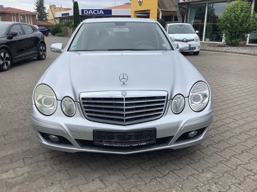 Gebraucht Mercedes E200 136 PS (100 kW) 2006 Silber Limousine
