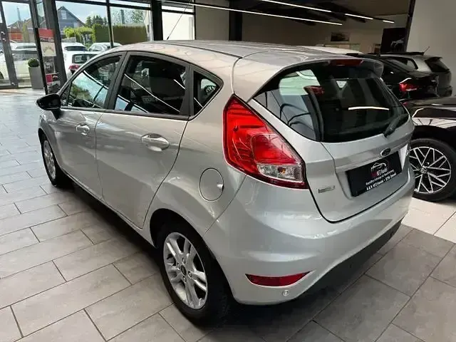 Gebraucht Ford Fiesta SYNC Edition 140 PS (102 kW) 2015 Silber Kleinwagen
